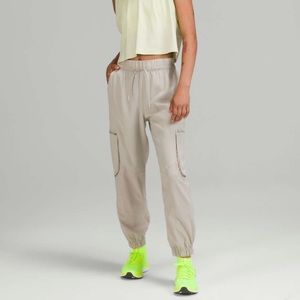 Lululemon Relaxed Mid-Rise Cargo Pant